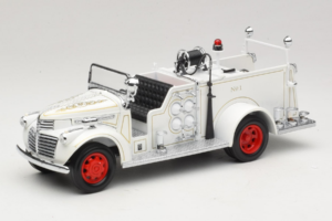 GMC Feuerwehrauto Weiß Road Signature 1:18 20068 Metall