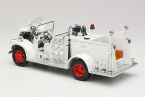 GMC Feuerwehrauto Weiß Road Signature 1:18 20068 Metall — Bild 5 von 9