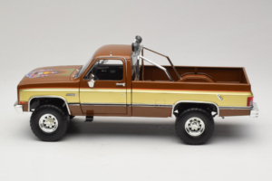 GMC K-2500 Sierra Grande Braun GreenLight 1:18 13560 Metall — Bild 4 von 8
