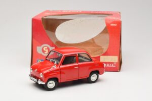 Goggomobil T 250 Rot Revell 1:18 8952 Metall — Bild 7 von 7