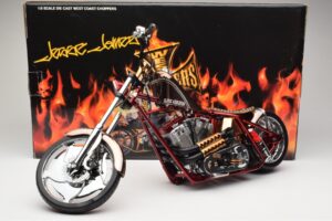 Harley-Davidson West Coast Choppers Diablo Soft Tail Gold Rot Minichamps 1:5 JJ04-05-03 Metall — Bild 6 von 6