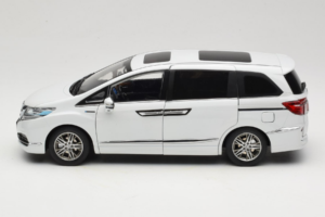 Honda Elysion Weiß OEM 1:18 430056 Metall — Bild 4 von 8