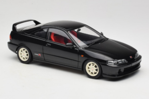 Honda Integra Type R DC2 Pre-Facelift Flamenco Black Pearl MotorHelix 1:18 M85203 Metall — Bild 6 von 8