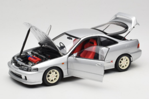 Honda Integra Type R DC2 Pre-Facelift Vogue Silver Metallic MotorHelix 1:18 M85202 Metall — Bild 2 von 8