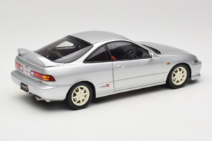 Honda Integra Type R DC2 Pre-Facelift Vogue Silver Metallic MotorHelix 1:18 M85202 Metall — Bild 3 von 8