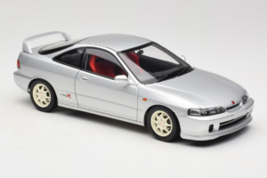 Honda Integra Type R DC2 Pre-Facelift Vogue Silver Metallic MotorHelix 1:18 M85202 Metall — Bild 6 von 8