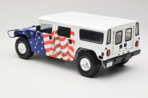 Hummer H1 AM General Gore-Lieberman Humvee America Exoto 1:18 1807 Metall — Bild 7 von 8