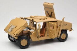 Hummer H1 AM General Military Police Exoto 1:18 01801 Metall — Bild 2 von 8