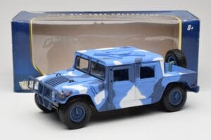 Hummer H1 Humvee Blau & Weiß Motormax 1:18 73157 Metall — Bild 8 von 8