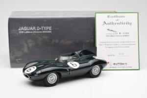 Jaguar D-Type #6 M. Hawthorn / I. Bueb Team Jaguar Cars Ltd 24 Hours of Le Mans 1955 AUTOart 1:18 85586 Metall — Bild 6 von 6