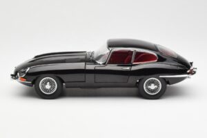 Jaguar E-Type 3.8 Series 1 Schwarz Kyosho 1:18 08954BK Metall — Bild 4 von 8