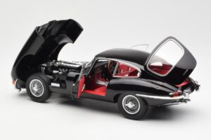 Jaguar E-Type 3.8 Series 1 Schwarz Kyosho 1:18 08954BK Metall — Bild 5 von 8