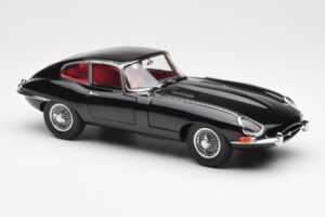 Jaguar E-Type 3.8 Series 1 Schwarz Kyosho 1:18 08954BK Metall — Bild 6 von 8