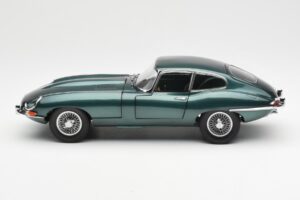 Jaguar E-Type 3.8 Series 1 Dunkelgrün Kyosho 1:18 08954DG Metall — Bild 4 von 8