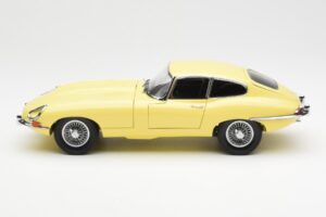Jaguar E-Type 3.8 Series 1 Hellgelb Kyosho 1:18 08954LY Metall — Bild 4 von 8
