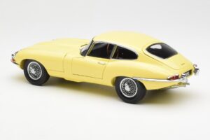 Jaguar E-Type 3.8 Series 1 Hellgelb Kyosho 1:18 08954LY Metall — Bild 7 von 8
