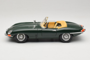 Jaguar E-Type Cabriolet Grün Bburago 1:18 3026 Metall — Bild 4 von 8
