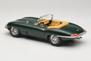 Jaguar E-Type Cabriolet Grün Bburago 1:18 3026 Metall — Bild 7 von 8