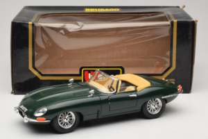 Jaguar E-Type Cabriolet Grün Bburago 1:18 3026 Metall — Bild 8 von 8