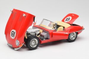 Jaguar E-Type Cabriolet Rot Bburago 1:18 3016 Metall — Bild 2 von 8
