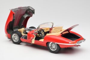 Jaguar E-Type Cabriolet Rot Bburago 1:18 3016 Metall — Bild 5 von 8
