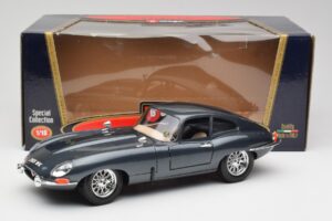 Jaguar E-Type Series 1 Grün Bburago 1:18 3018-M1 Metall — Bild 2 von 8