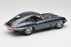Jaguar E-Type Series 1 Grün Bburago 1:18 3018-M1 Metall — Bild 5 von 8