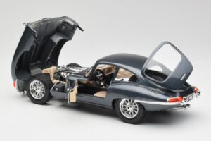 Jaguar E-Type Series 1 Grün Bburago 1:18 3018-M1 Metall — Bild 7 von 8