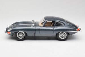 Jaguar E-Type Grau Bburago 1:18 30018 Metall — Bild 4 von 8