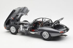 Jaguar E-Type Series 1 Coupe Lightweight Dunkelgrau AUTOart 1:18 73647 Metall — Bild 5 von 8
