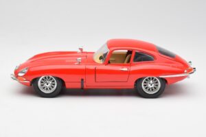 Jaguar E-Type Rot Bburago 1:18 3018 Metall — Bild 4 von 8