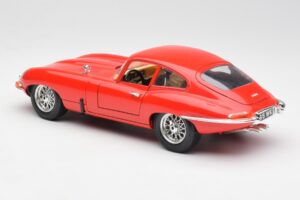 Jaguar E-Type Rot Bburago 1:18 3018 Metall — Bild 7 von 8
