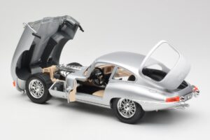 Jaguar E-Type Series 1 Silber Bburago 1:18 3018-M2 Metall — Bild 5 von 8