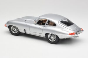 Jaguar E-Type Series 1 Silber Bburago 1:18 3018-M2 Metall — Bild 7 von 8