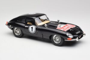 Jaguar E-Type Series 1 #1 British Racing Green Bburago 1:18 3018-M3 Metall — Bild 6 von 8