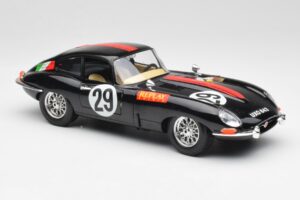Jaguar E-Type #29 Schwarz Bburago 1:18 3018-M4 Metall — Bild 6 von 8