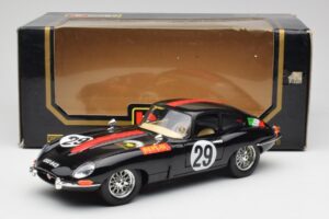 Jaguar E-Type #29 Schwarz Bburago 1:18 3018-M4 Metall — Bild 8 von 8