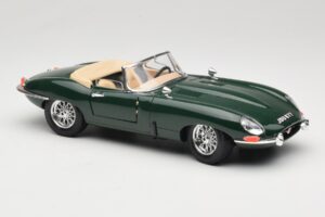 Jaguar E-Type Series 1 Roadster Grün Bburago 1:18 3016-M1 Metall — Bild 6 von 8