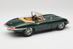 Jaguar E-Type Series 1 Roadster Grün Bburago 1:18 3018-M5 Metall — Bild 3 von 8