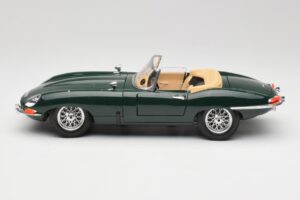 Jaguar E-Type Series 1 Roadster Grün Bburago 1:18 3018-M5 Metall — Bild 4 von 8