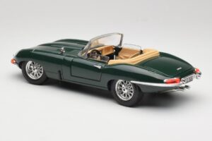 Jaguar E-Type Series 1 Roadster Grün Bburago 1:18 3018-M5 Metall — Bild 7 von 8