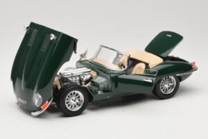 Jaguar E-Type Series 1 Roadster Grün Bburago 1:18 3016-M1 Metall — Bild 2 von 8