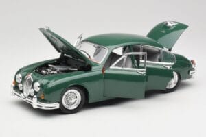 Jaguar Mark II British Racing Grün & Blau Innenraum Maisto 1:18 59001 Metall — Bild 2 von 8