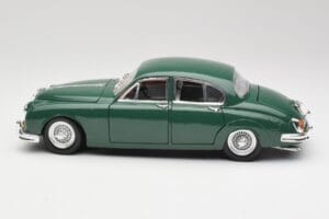 Jaguar Mark II British Racing Grün & Blau Innenraum Maisto 1:18 59001 Metall — Bild 4 von 8
