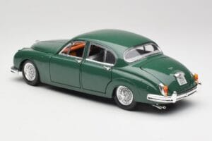 Jaguar Mark II British Racing Grün & Blau Innenraum Maisto 1:18 59001 Metall — Bild 7 von 8