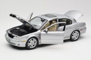 Jaguar X-Type Silber Maisto 1:18 7271328 Metall — Bild 2 von 8
