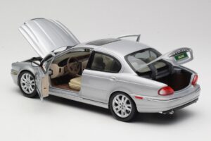 Jaguar X-Type Silber Maisto 1:18 7271328 Metall — Bild 5 von 8