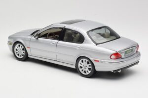 Jaguar X-Type Silber Maisto 1:18 7271328 Metall — Bild 7 von 8