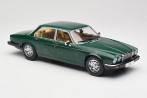 Jaguar XJ Series III Dunkelgrün MCG 1:18 MCG18175 Metall — Bild 4 von 6