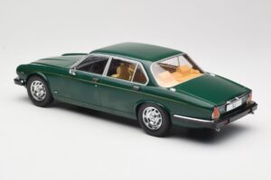 Jaguar XJ Series III Dunkelgrün MCG 1:18 MCG18175 Metall — Bild 5 von 6